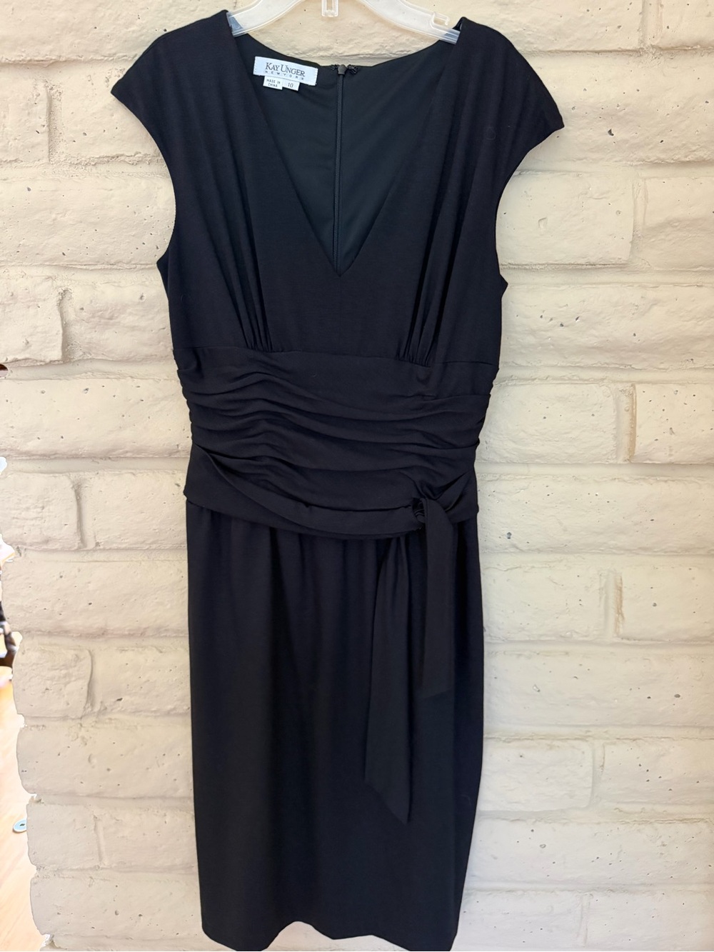 Kay Unger Black V-Neck Ruched Midi Dress